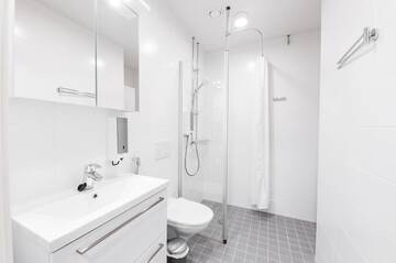 Фото номера Апартаменты с 1 спальней Апарт-отели Forenom Aparthotel Helsinki Pikku Huopalahti г. Хельсинки 8
