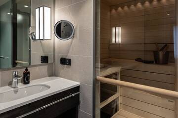 Фото номера Номер Arctic Spa Делюкс с ванной и сауной Отель Lapland Hotels Bulevardi г. Хельсинки 5
