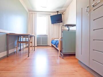 Фото номера Стандартный одноместный номер с общей ванной комнатой Хостелы Eurohostel г. Хельсинки 3