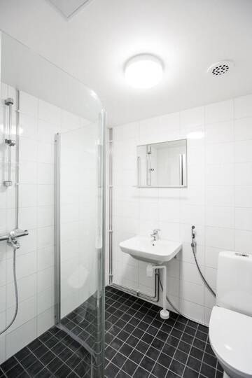 Фото номера Стандартный двухместный номер с 2 отдельными кроватями Апарт-отели Forenom Aparthotel Helsinki Herttoniemi г. Хельсинки 7