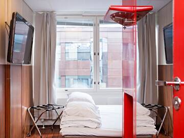 Фото номера Двухместный номер с 1 кроватью Отель Omena Hotel Helsinki City Centre г. Хельсинки 7