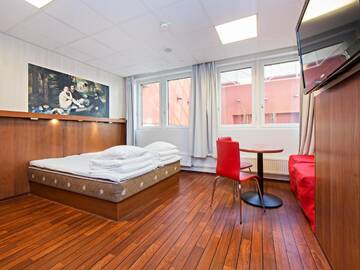 Фото номера Двухместный номер с 1 кроватью Отель Omena Hotel Helsinki City Centre г. Хельсинки 11