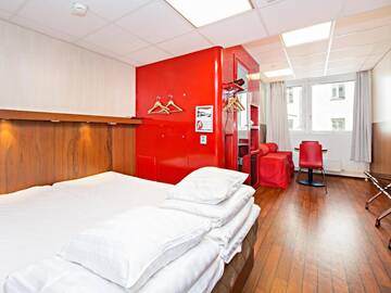 Фото номера Двухместный номер с 1 кроватью Отель Omena Hotel Helsinki Lönnrotinkatu г. Хельсинки 8