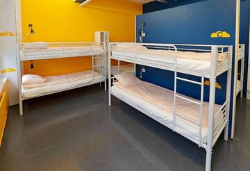 Фото номера Кровать в общем 10-местном номере для женщин Хостелы CheapSleep Hostel Helsinki г. Хельсинки 4