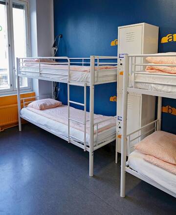 Фото номера Кровать в общем 8-местном номере для мужчин и женщин Хостелы CheapSleep Hostel Helsinki г. Хельсинки 4