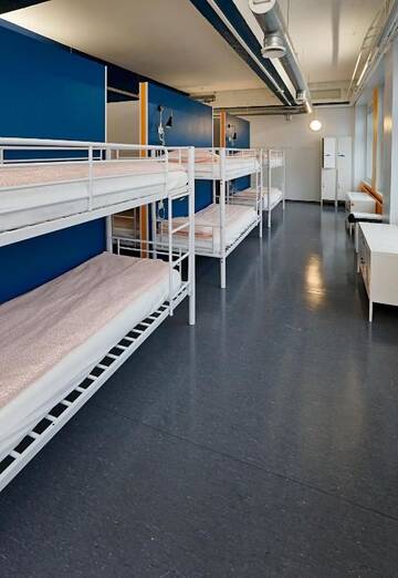 Фото номера Кровать в общем женском номере с 18 кроватями Хостелы CheapSleep Hostel Helsinki г. Хельсинки 3