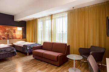 Фото номера Улучшенный семейный номер Отель Scandic Meilahti г. Хельсинки 4