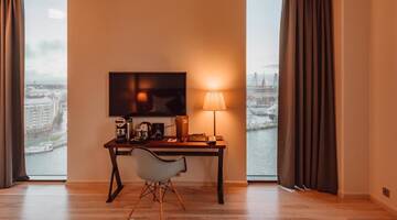 Фото номера Номер Делюкс с кроватью размера «king-size» Отель Clarion Hotel Helsinki г. Хельсинки 4