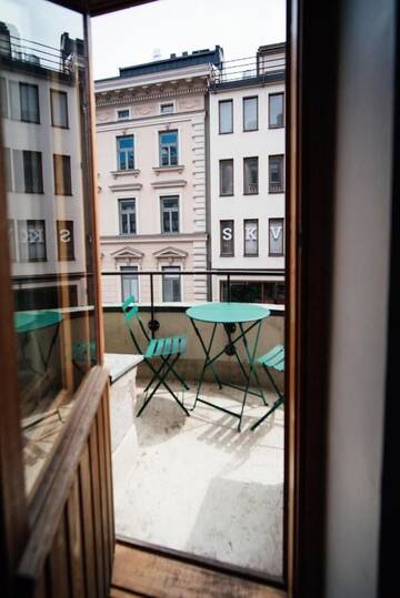 Фото номера Четырехместный номер с общей ванной комнатой Хостелы The Yard Hostel г. Хельсинки 5
