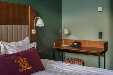 Фото номера Двухместный номер с 2 отдельными кроватями Отель Original Sokos Hotel Vaakuna Helsinki г. Хельсинки 5