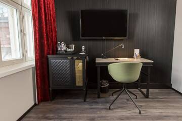 Фото номера Улучшенный номер с 2 отдельными/односпальными кроватями Отель Hotel Katajanokka, Helsinki, a Tribute Portfolio Hotel г. Хельсинки 6