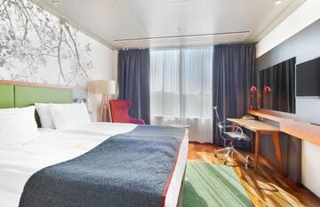 Фото номера Представительский номер с кроватью размера «king-size» Отель Holiday Inn Helsinki City Centre г. Хельсинки 12