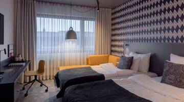 Фото номера Стандартный трехместный номер Ivana Helsinki Отель Original Sokos Hotel Presidentti Helsinki г. Хельсинки 3