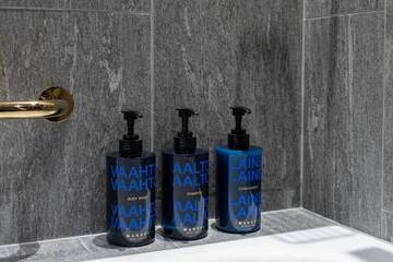 Фото номера Стандартный двухместный номер с 2 отдельными кроватями Отель Marski by Scandic г. Хельсинки 3
