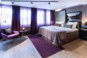 Фото номера Двухместный номер Делюкс с 1 кроватью Отель Marski by Scandic г. Хельсинки 2