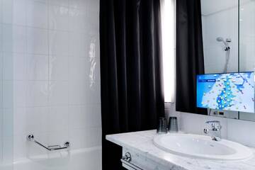 Фото номера Полулюкс с правом посещения лаунджа Отель Radisson Blu Plaza Hotel, Helsinki г. Хельсинки 2