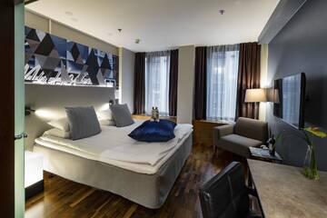 Фото номера Двухместный номер с 1 кроватью Отель GLO Hotel Kluuvi г. Хельсинки 3