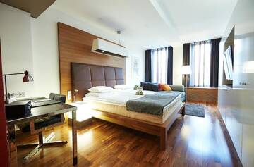 Фото номера Двухместный люкс GLO с 1 кроватью Отель GLO Hotel Kluuvi г. Хельсинки 5
