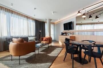 Фото номера Люкс с 1 спальней Отель Holiday Inn Helsinki - Expo г. Хельсинки 6